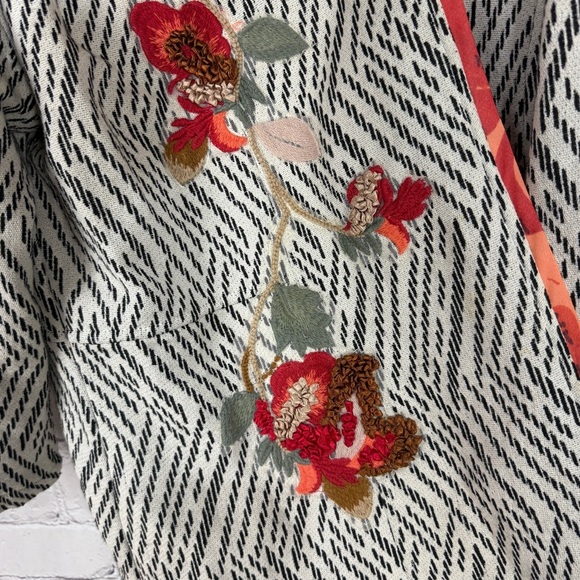 Chico’s Embroidered Open Front Jacket Size 3 Boho Artisanal Floral White Kimono - Picture 5 of 6